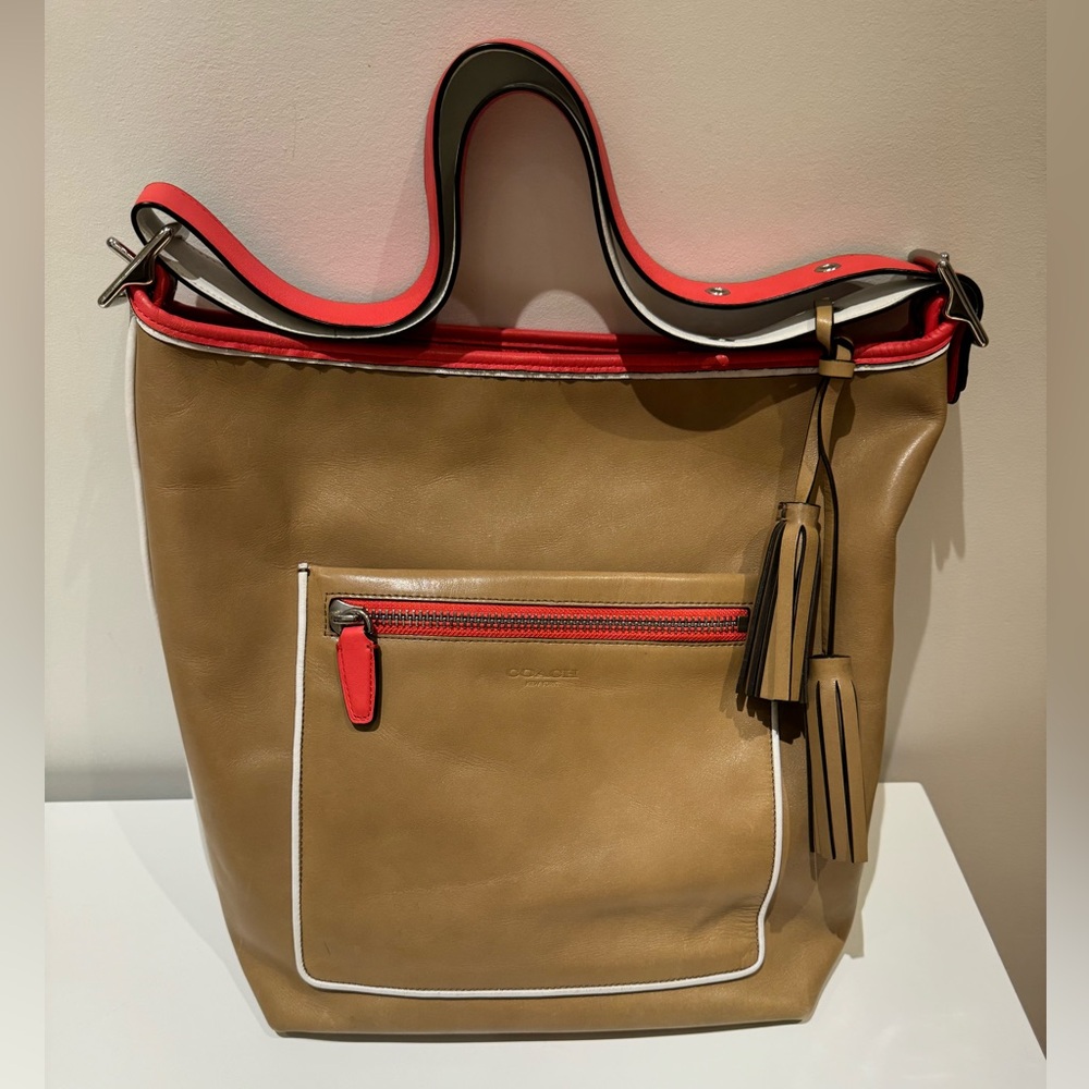 Stunning Coach summer tan leather bag